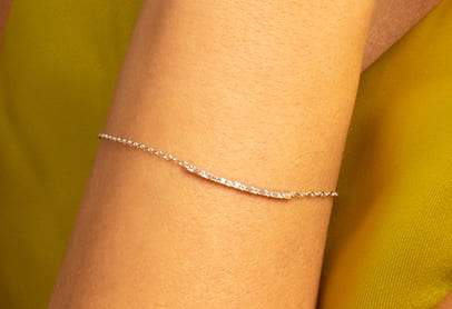 Alle Armbänder shoppen